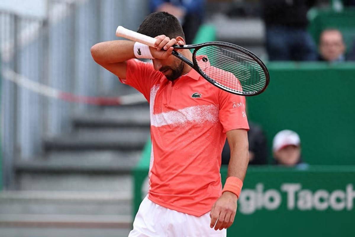 德约科维奇回归赛场，连败首场状态亮眼，西班牙队观众沸腾！